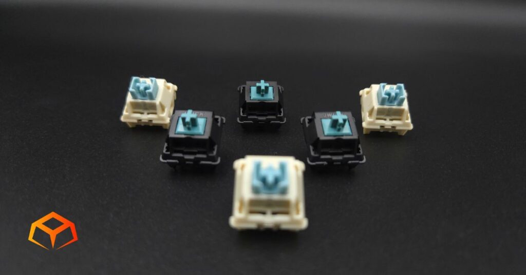 EPOMAKER Budgerigar vs JWICK Black T1 switches