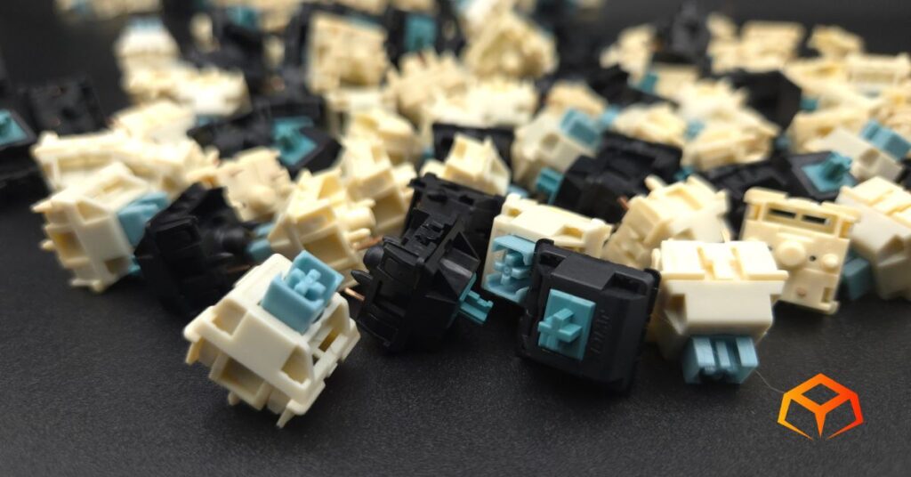 EPOMAKER Budgerigar vs JWICK Black T1 switches