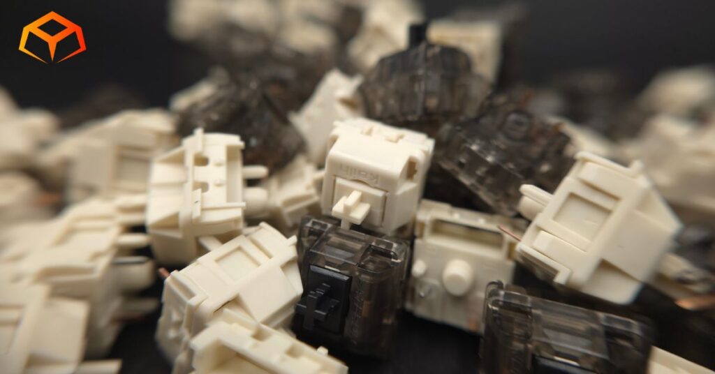 NovelKeys Cream vs Gateron Ink Black switches